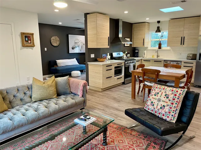 $3,200 | 1809 Forestglade Drive, Austin, TX 78745