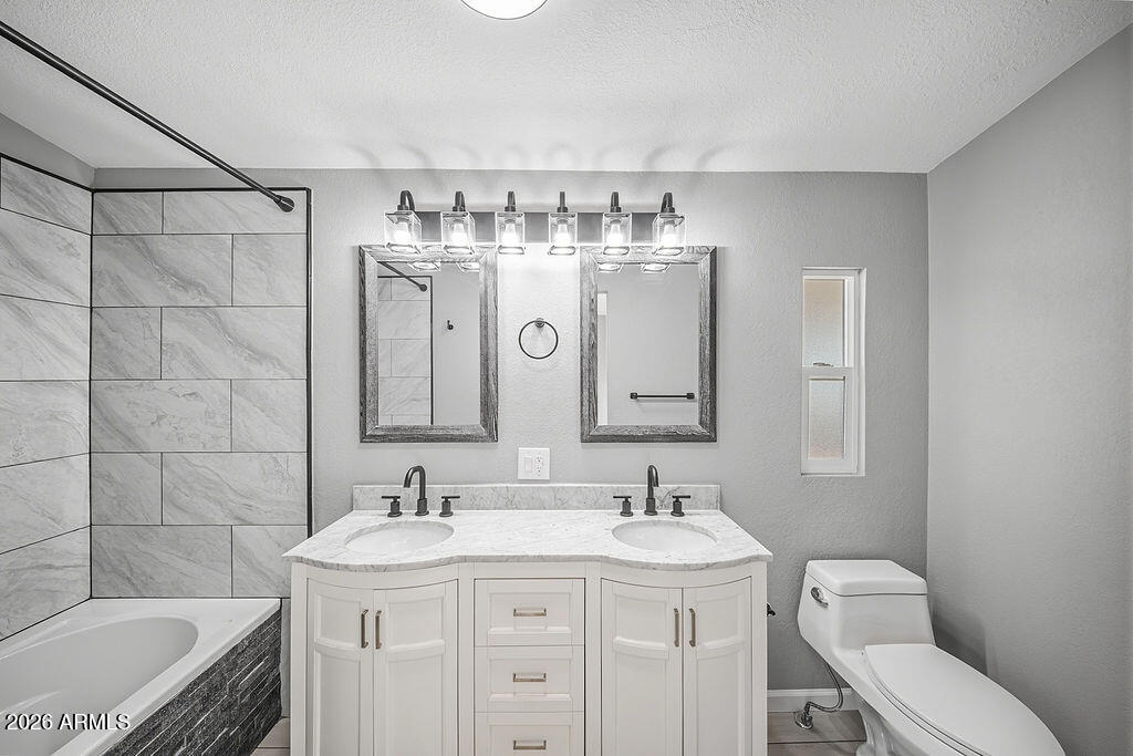 2000 South Apache Road, Unit 91 Buckeye, AZ 85326 - Photo 13 of 25 Primary Bathroom