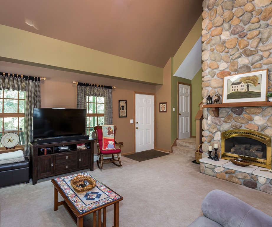 2 Lagoon Road Ware, MA 01082 - Photo 9 of 30 Gallery Image 9