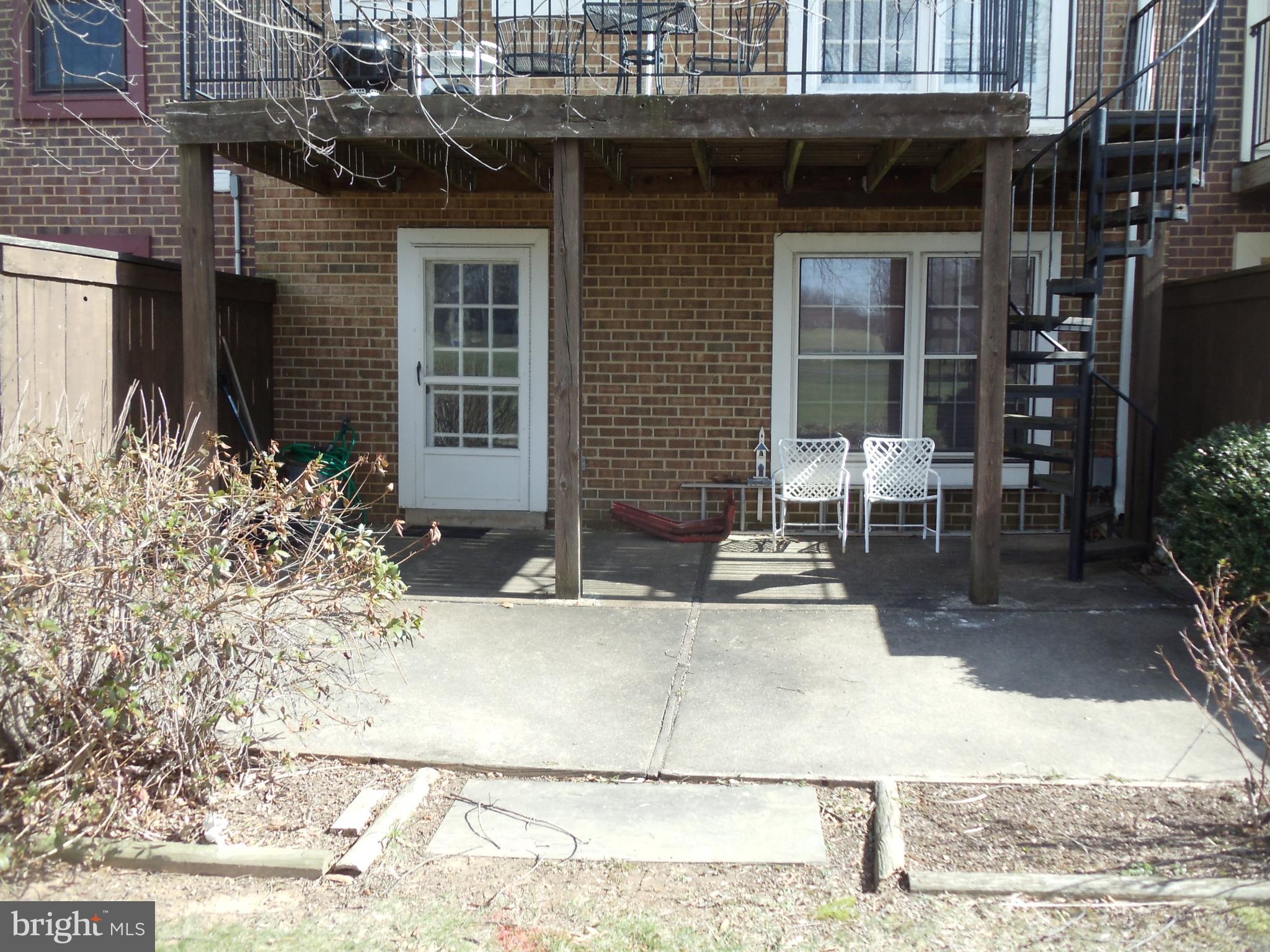 2186 Golf Course Drive Reston, VA 20191 - Photo 3 of 30 a house view with a outdoor space