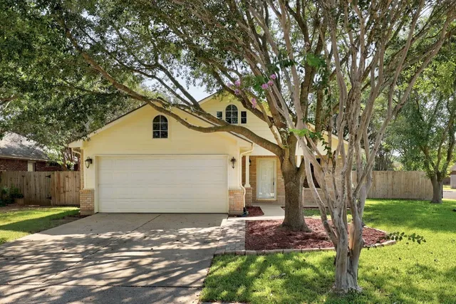 $1,850 | 301 Nicole Way, Bastrop, TX 78602