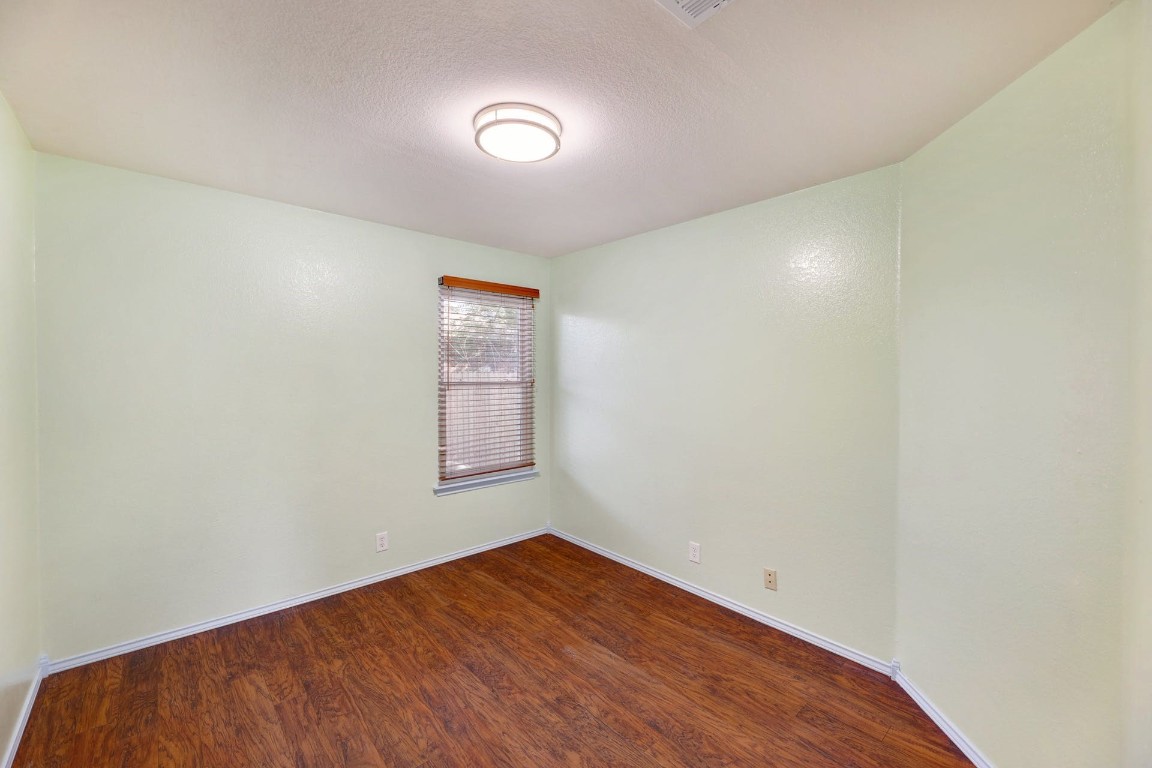 301 Nicole Way Bastrop, TX 78602 - Photo 16 of 23 an empty room with a window