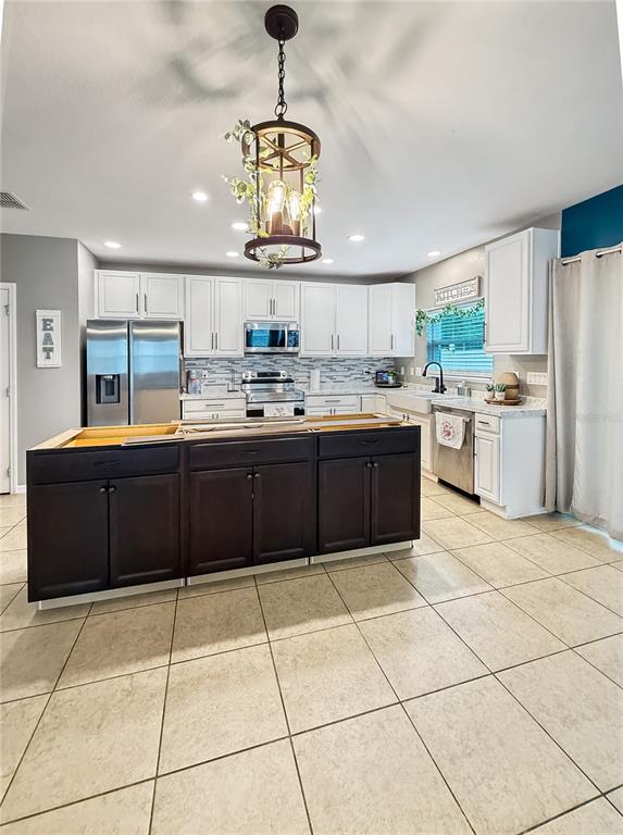 1018 Roberta Road Lake Wales, FL 33853 - Photo 4 of 10