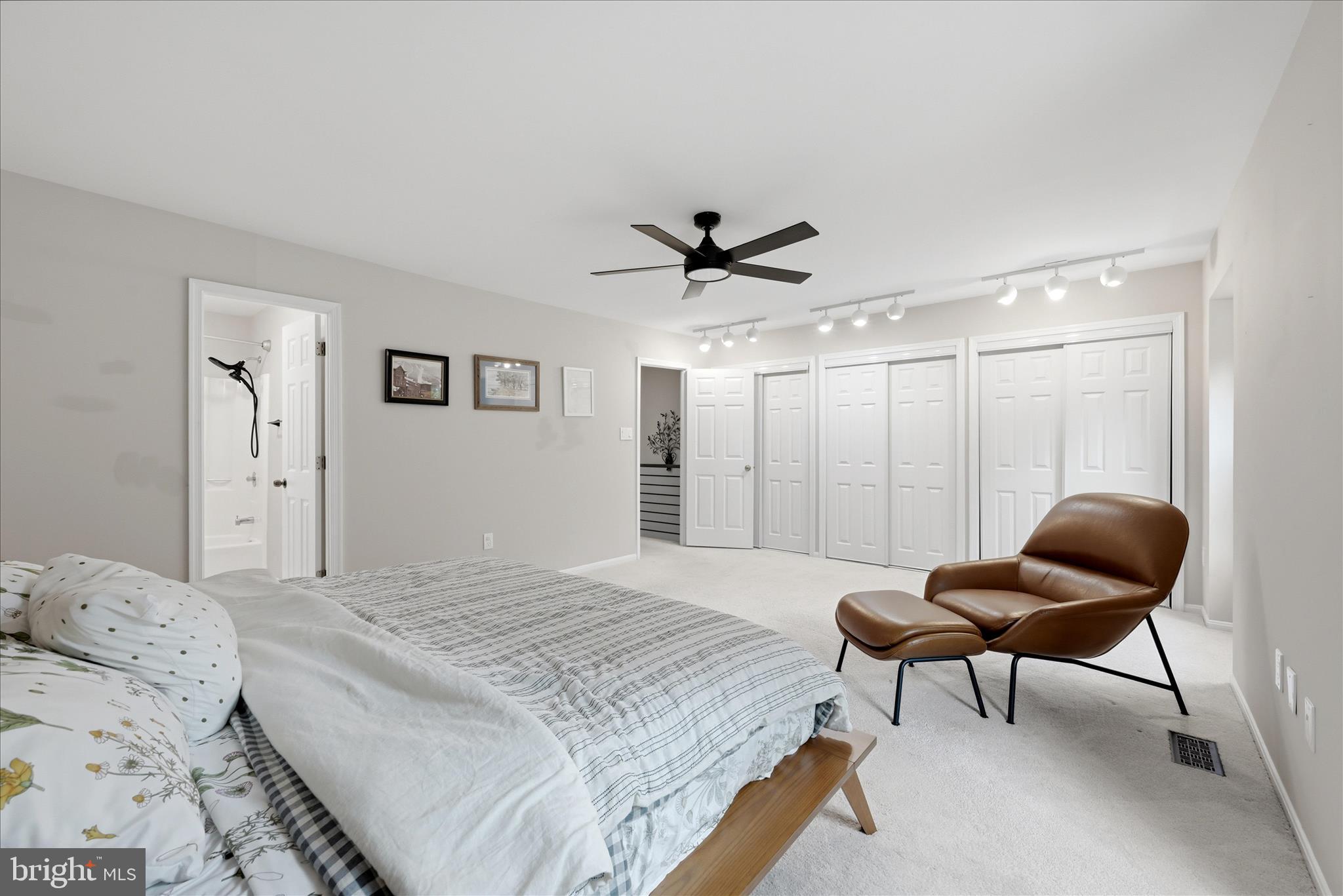 11533 Pine Cone Court Reston, VA 20191 - Photo 24 of 60 Primary Bedroom