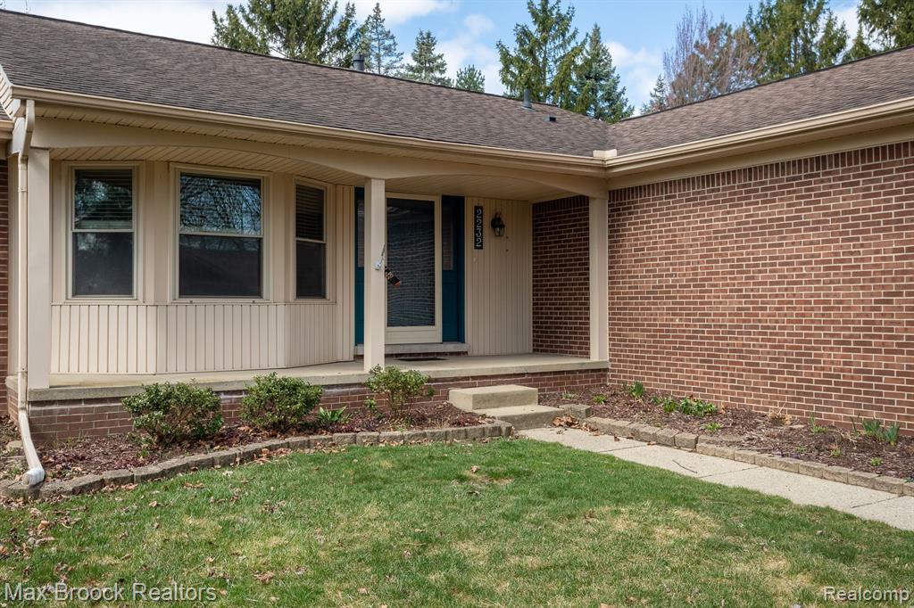 2232 Warrington Road Rochester Hills, MI 48307 - Photo 28 of 51