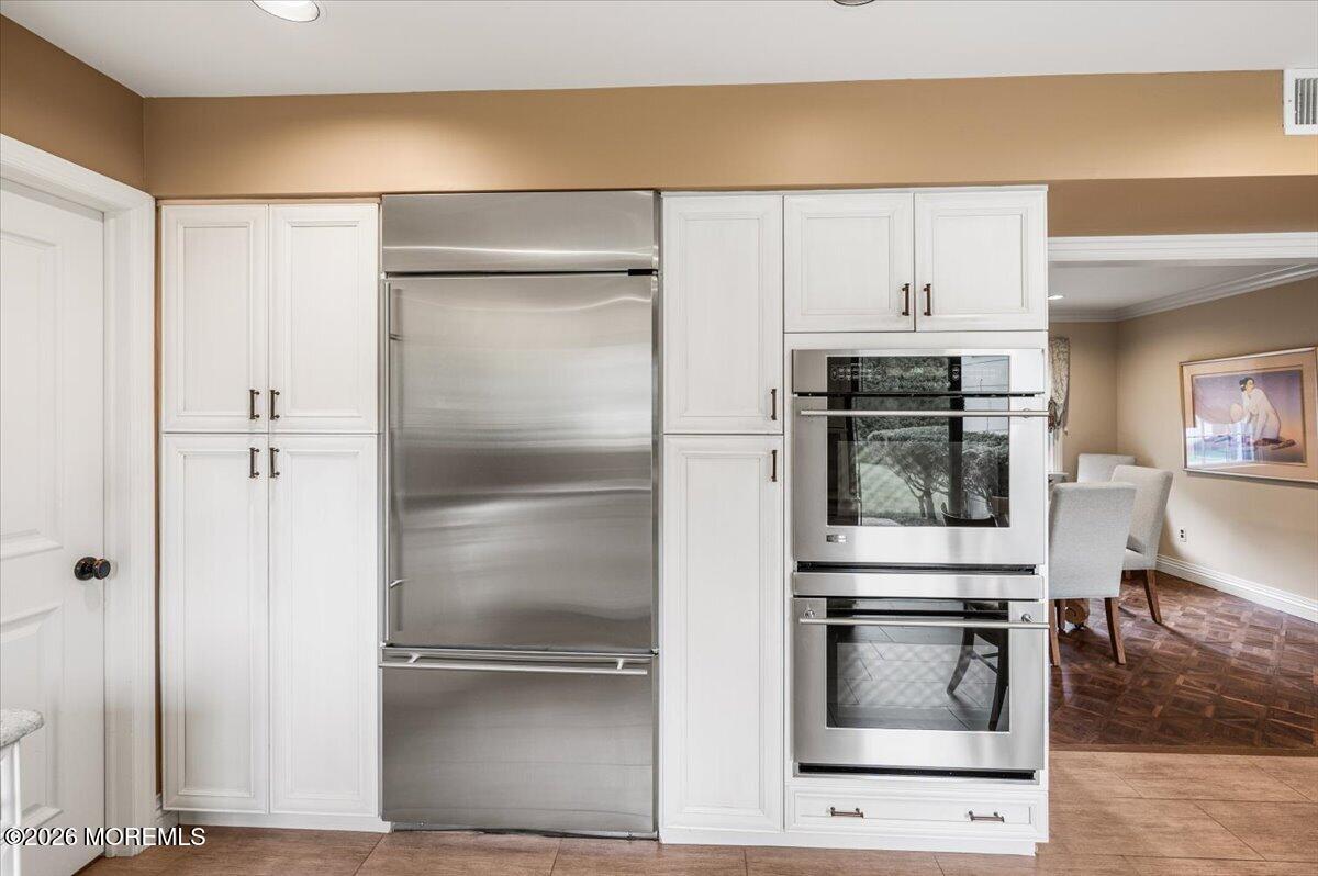 23 Regina Road Morganville, NJ 07751 - Photo 14 of 49 18-Kitchen