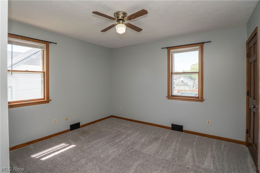 215 8th Street Southwest Massillon, OH 44647 - Photo 15 of 32 Bedroom 1