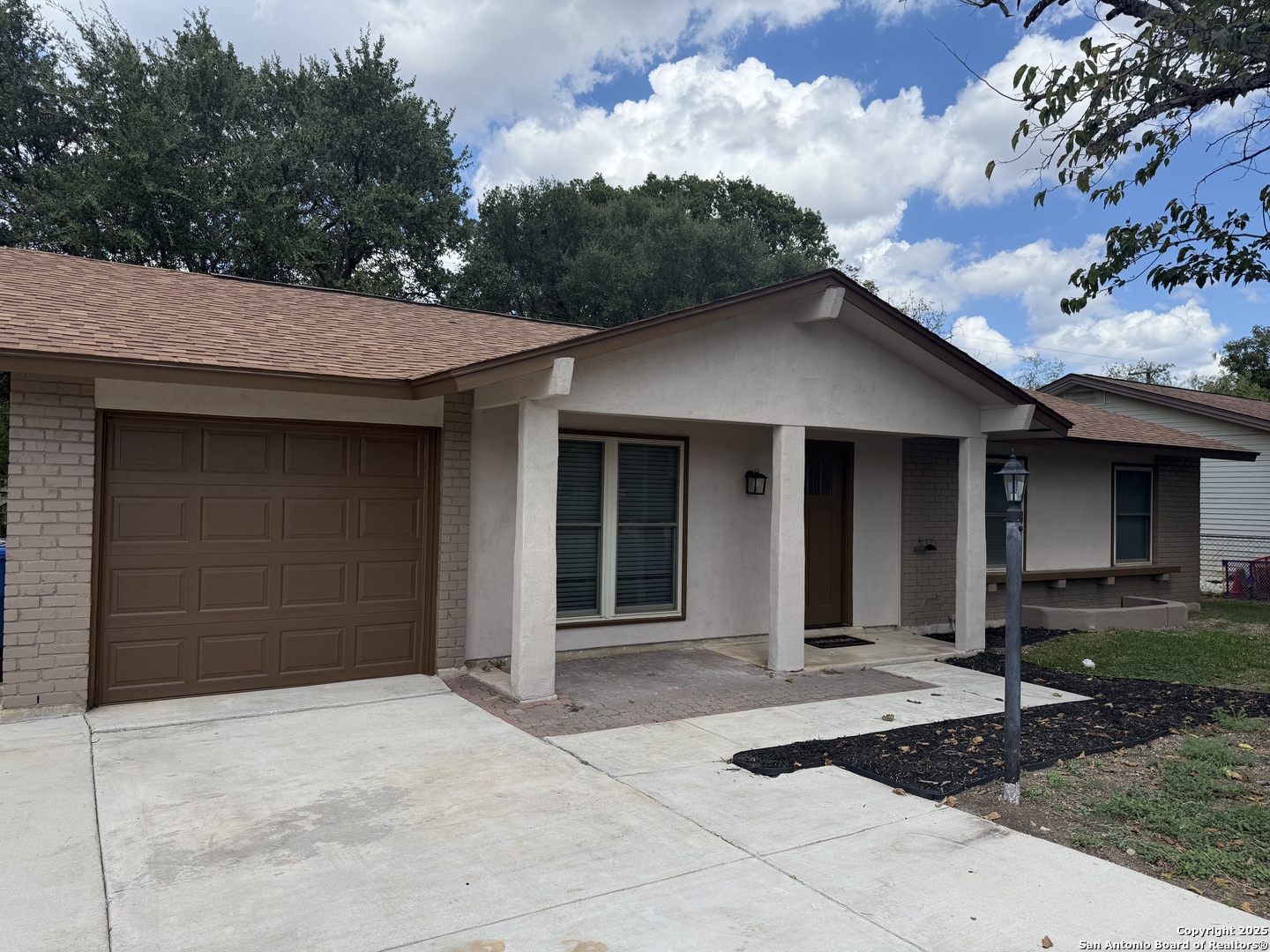 6831 Spring Rose Drive San Antonio, TX 78249 - Photo 2 of 18 a front view of a house
