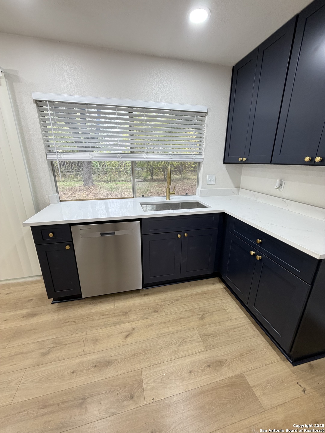 6831 Spring Rose Drive San Antonio, TX 78249 - Photo 3 of 18