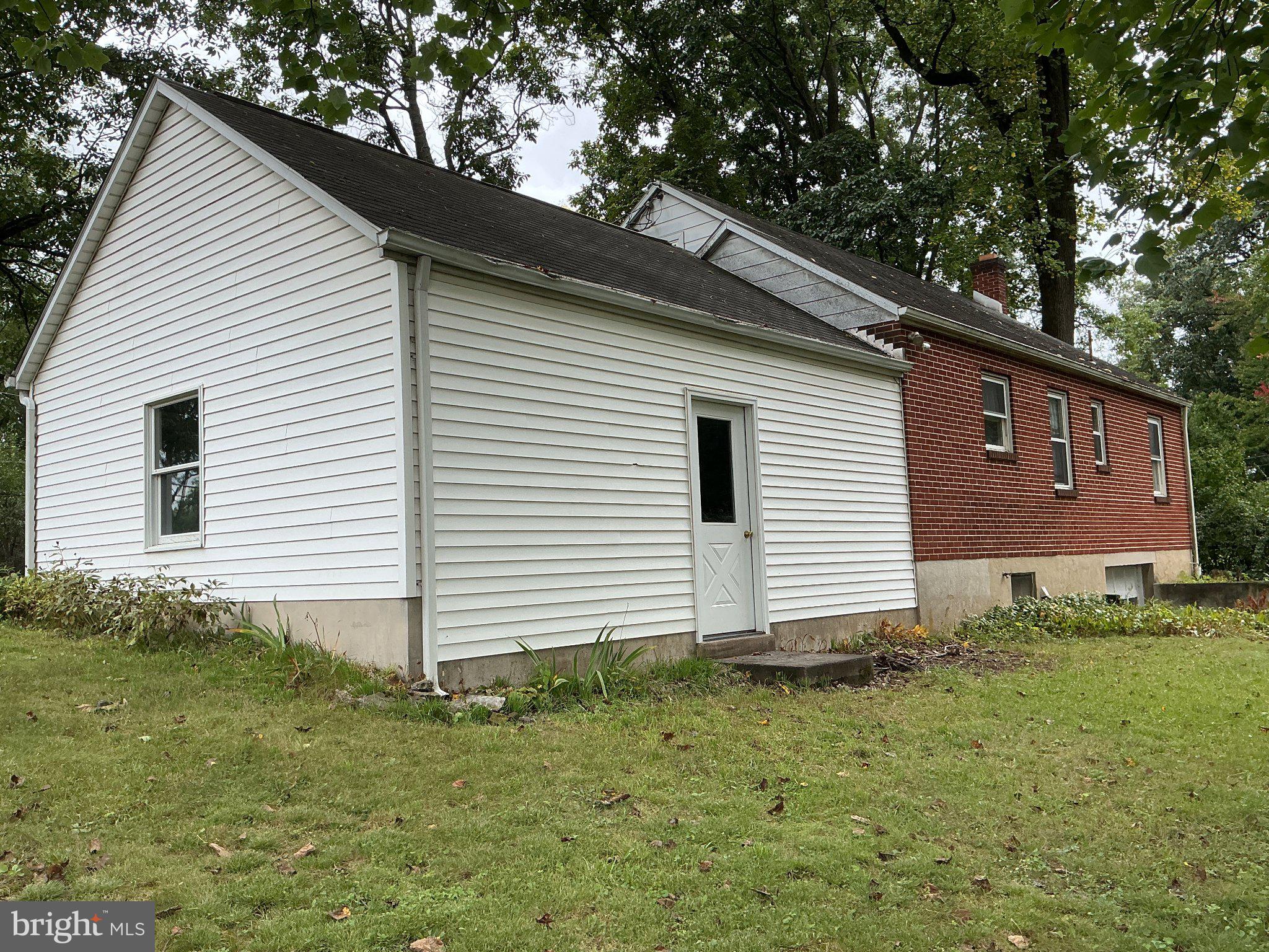 1108 Ridge Road Elizabethtown, PA 17022 - Photo 4 of 5 Gallery Image 4