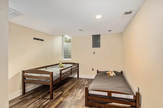 $399,900 | 8482 Cottonwood Drive, Jenison, MI 49428