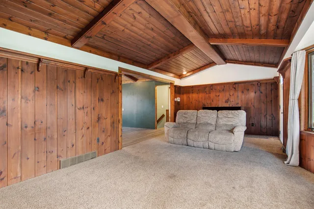 $399,900 | 8482 Cottonwood Drive, Jenison, MI 49428