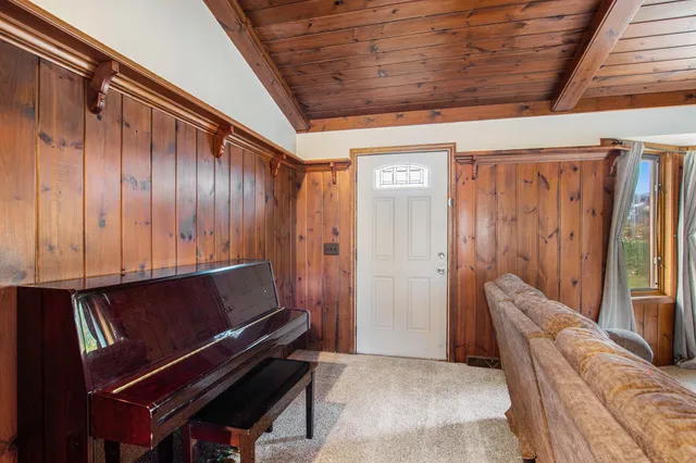 $399,900 | 8482 Cottonwood Drive, Jenison, MI 49428