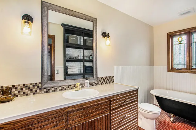 $399,900 | 8482 Cottonwood Drive, Jenison, MI 49428