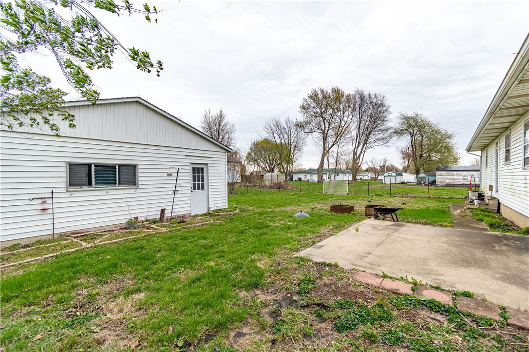 6178 Public Road Macon, IL 62544 - Photo 20 of 26