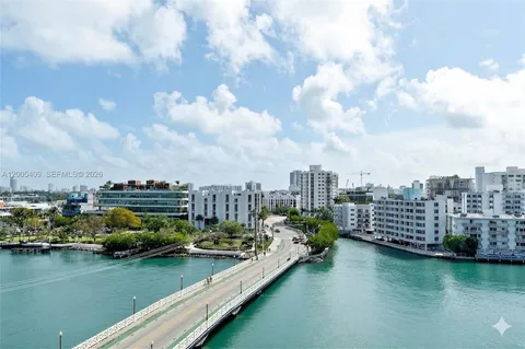 $3,900,000 | 10 Venetian Way, Unit 804, Miami Beach, FL 33139