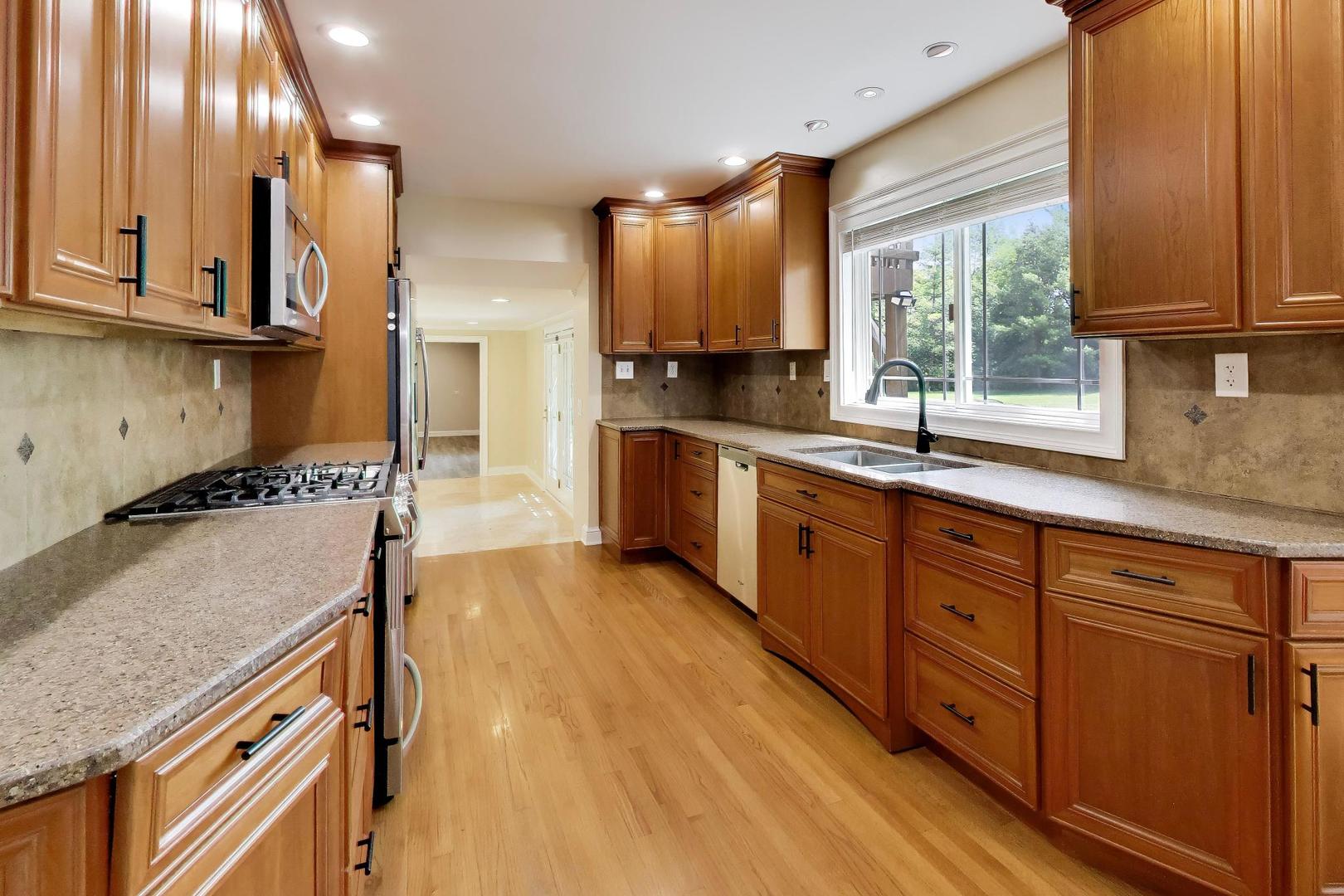 24331 North Kelsey Road Barrington, IL 60010 - Photo 5 of 63