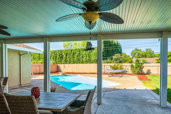 $949,000 | 1431 McClaren Drive, Carmichael, CA 95608