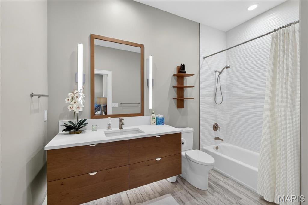31 Brighton Way, Unit 3 Clayton, MO 63105 - Photo 27 of 37