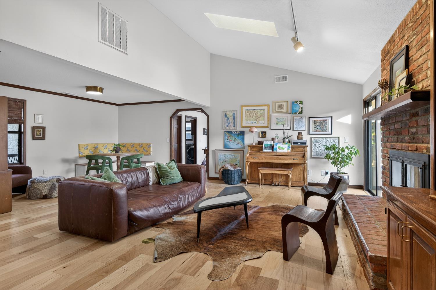 2348 Eilers Lane Lodi, CA 95242 - Photo 7 of 46 a living room with furniture