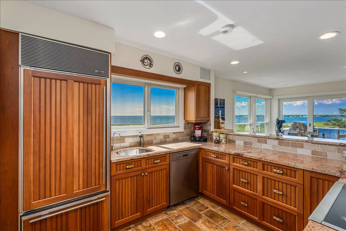 556 Dune Road Westhampton, NY 11978 - Photo 12 of 31