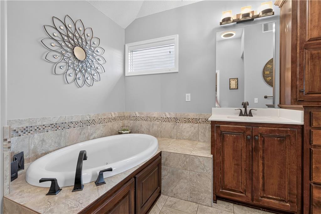 12168 South Valley Road Olathe, KS 66061 - Photo 30 of 62 Gallery Image 30