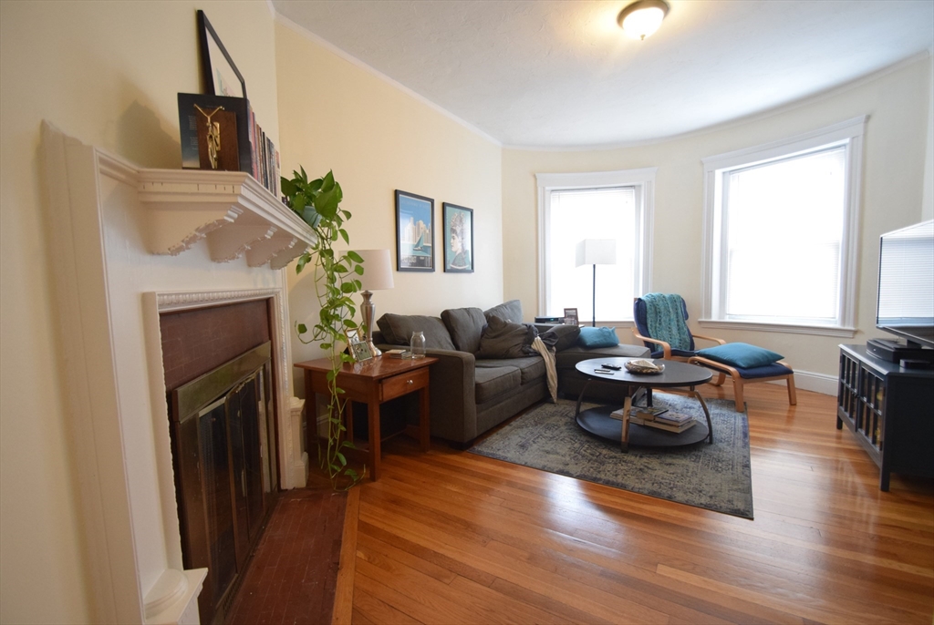 191 Winthrop Road, Unit 3 Brookline, MA 02445 - Photo 1 of 13