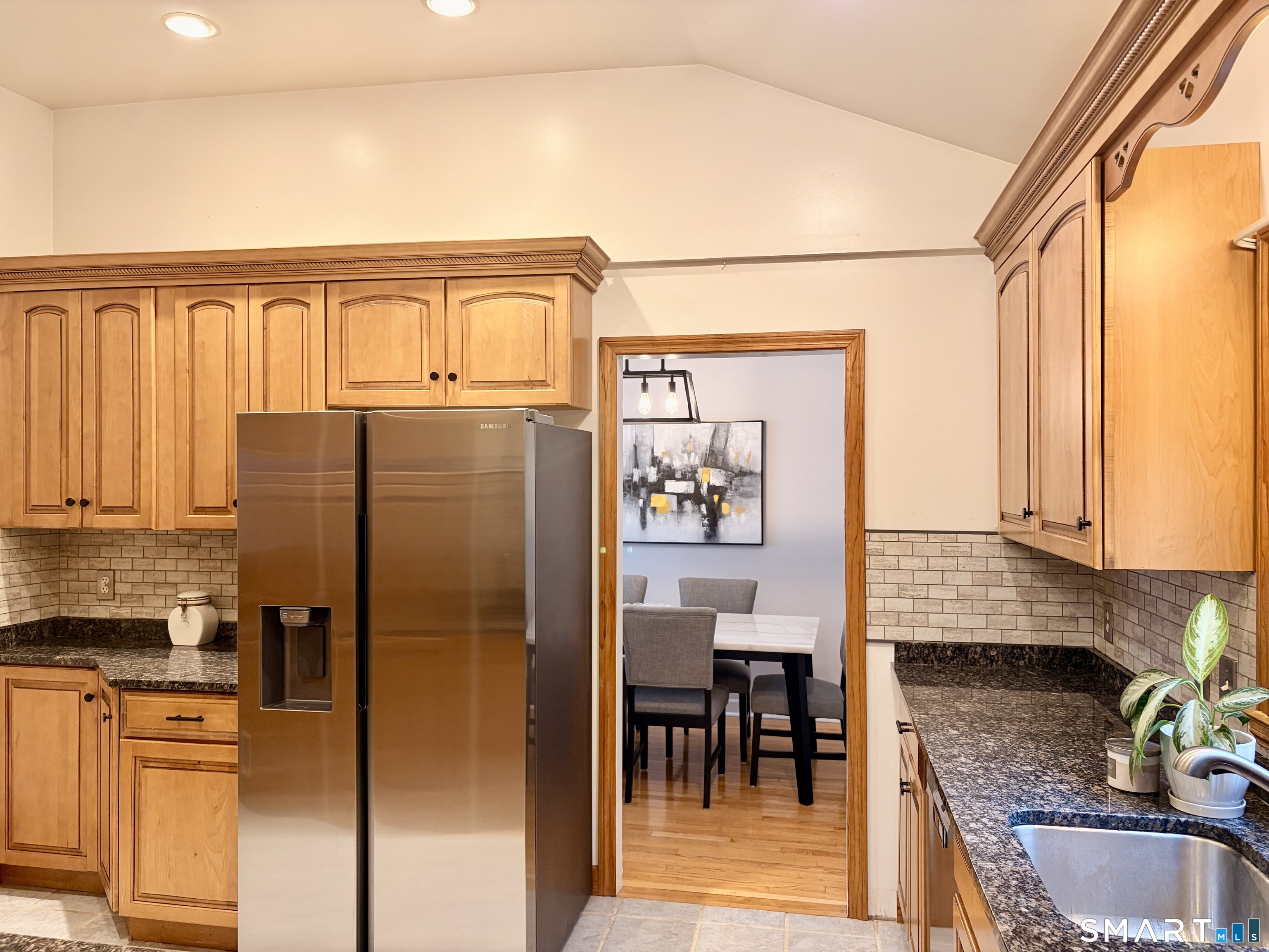 64 Belden Road Hamden, CT 06514 - Photo 8 of 27