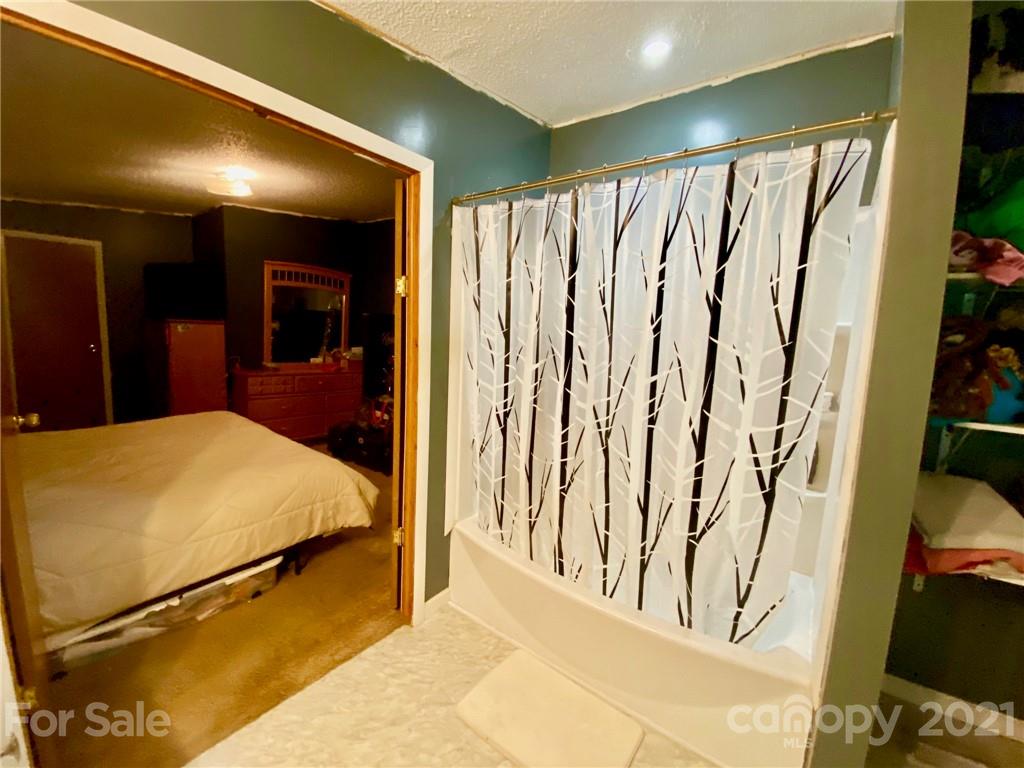 6745 Sugar Hill Road Marion, NC 28752 - Photo 9 of 21 Gallery Image 9