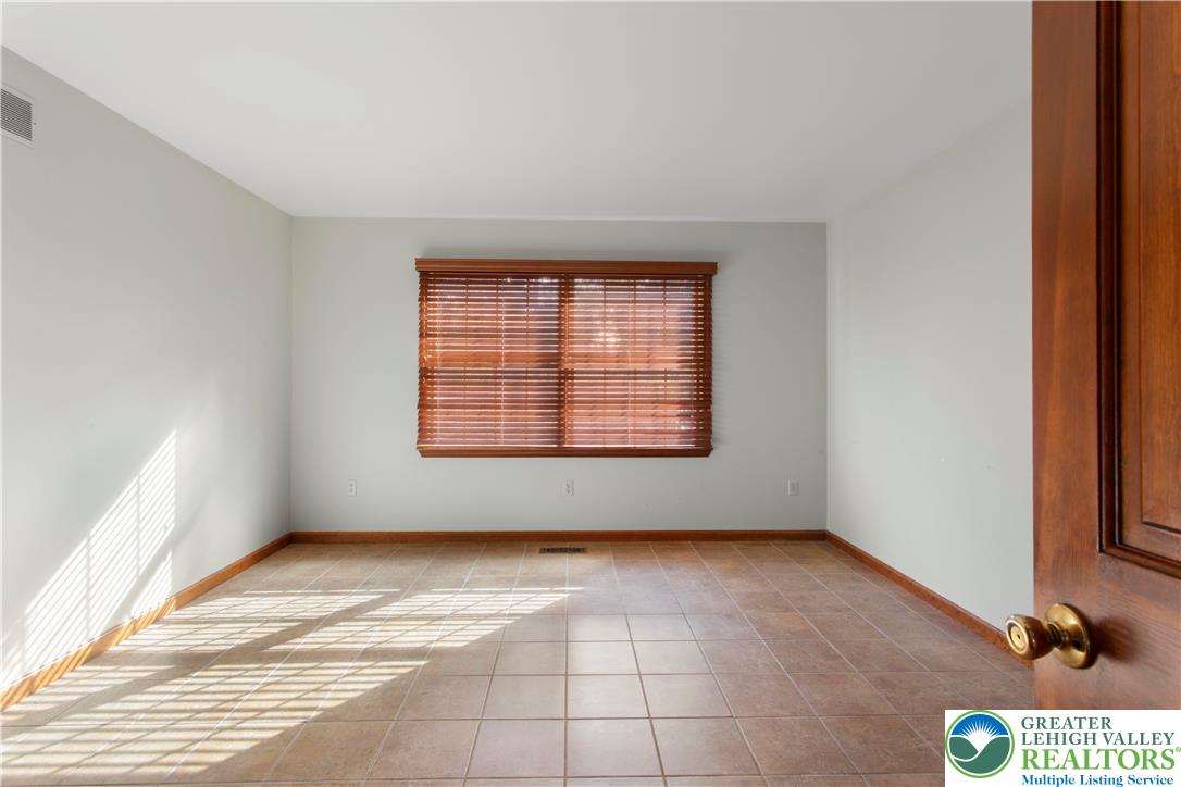 434 Schoeneck Avenue Nazareth, PA 18064 - Photo 12 of 39 an empty room with a window