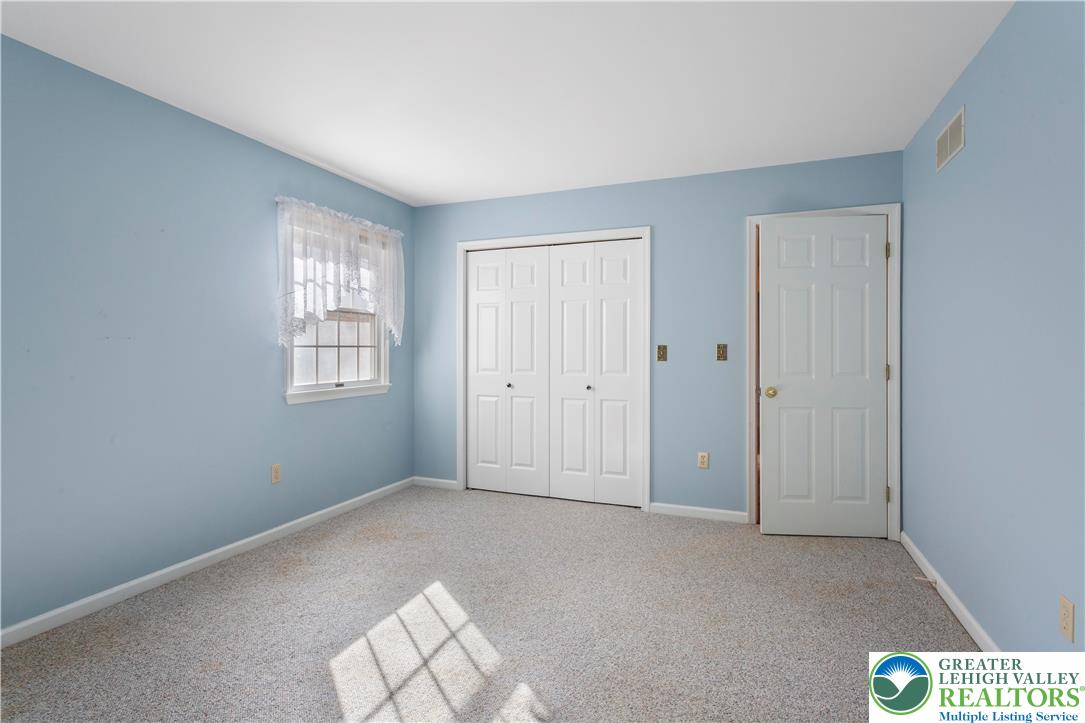 434 Schoeneck Avenue Nazareth, PA 18064 - Photo 19 of 39 an empty room with windows