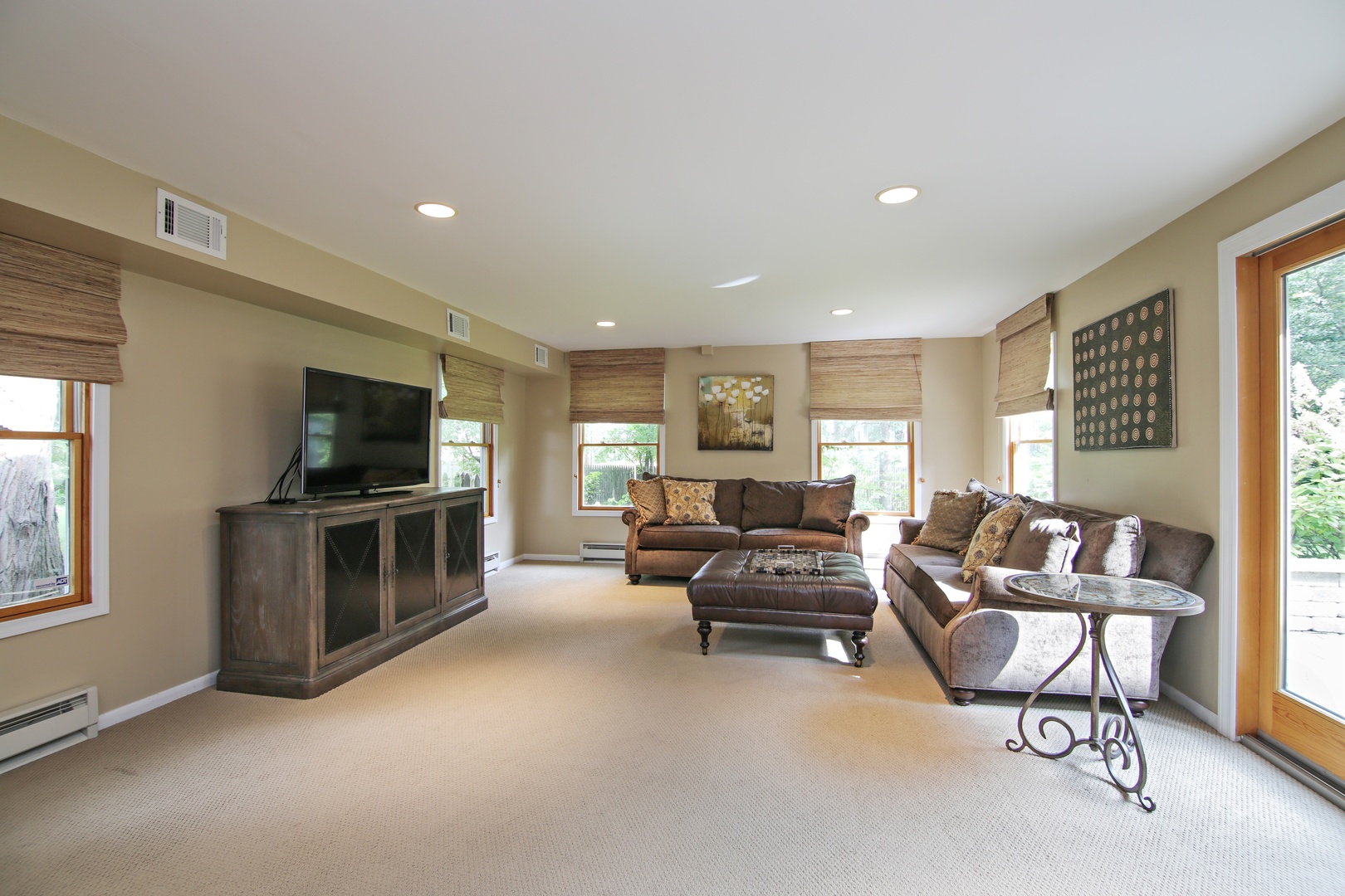 1422 Hackberry Road Deerfield, IL 60015 - Photo 4 of 12 a living room with furniture and a flat screen tv
