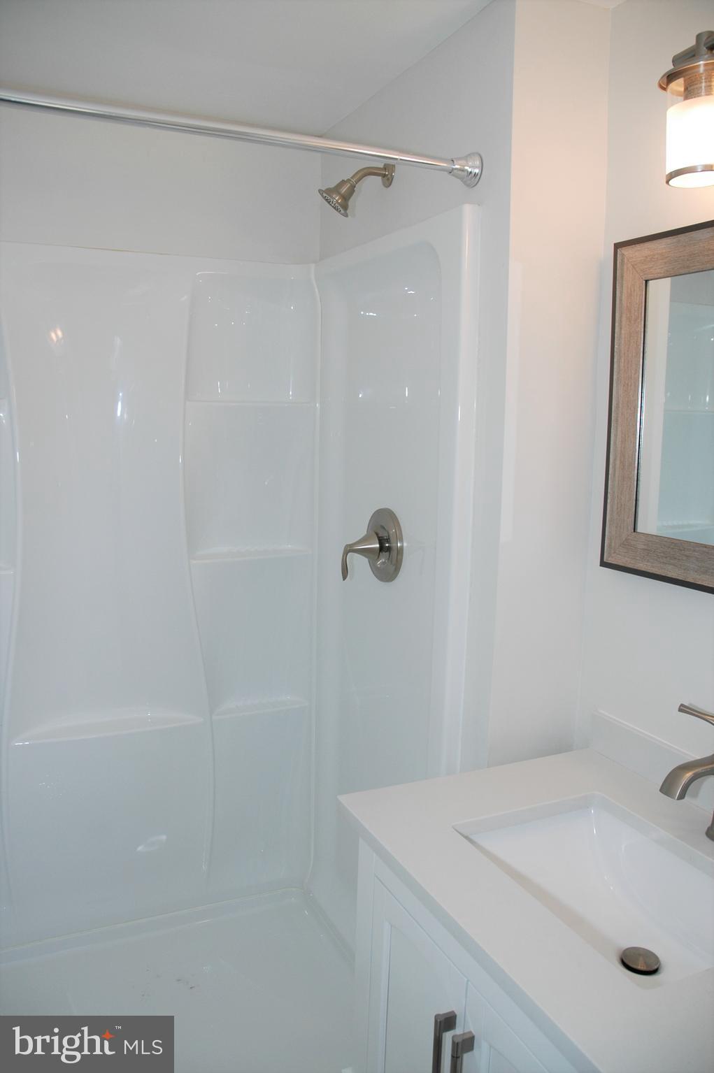 8820 Battery Road Alexandria, VA 22308 - Photo 24 of 41 2nd full bathroom