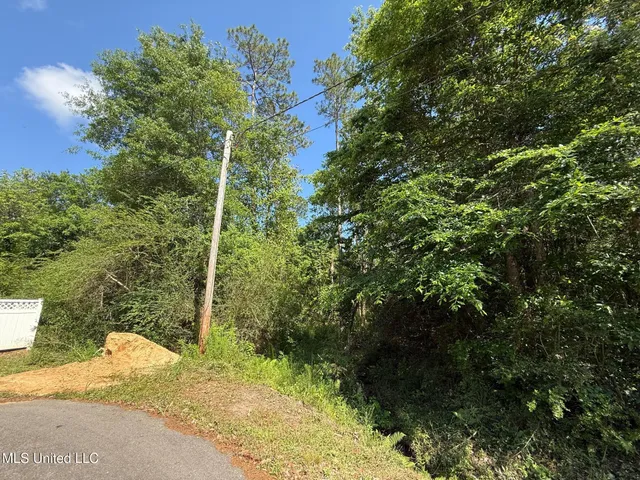 $5,000 | 990 Polo Court, Diamondhead, MS 39525