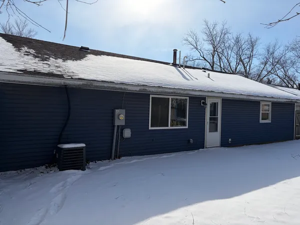 $194,900 | 3102 West John Street, Champaign, IL 61821