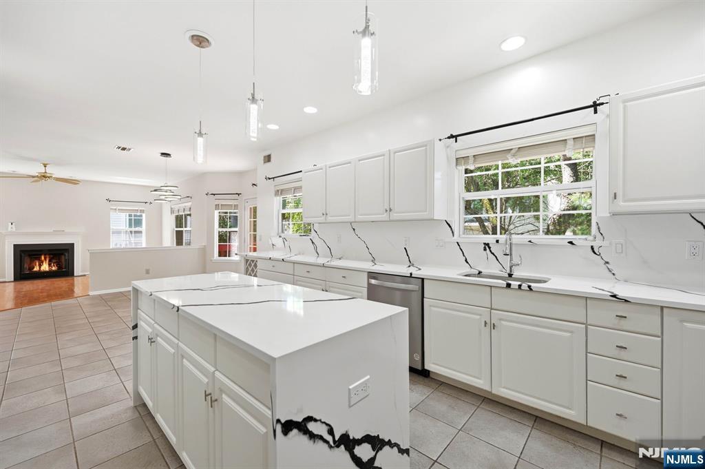 19 Colmart Way Bridgewater, NJ 08807 - Photo 14 of 44