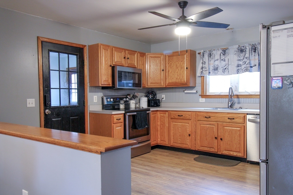 261 Greenwich Road Ware, MA 01082 - Photo 7 of 35