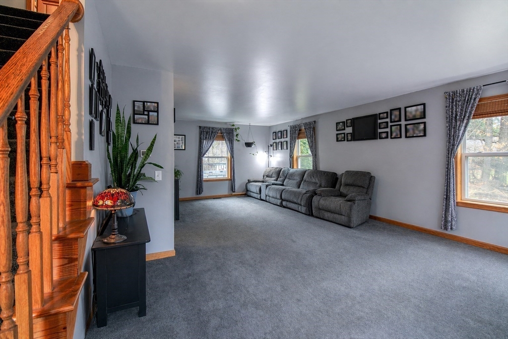 261 Greenwich Road Ware, MA 01082 - Photo 7 of 19