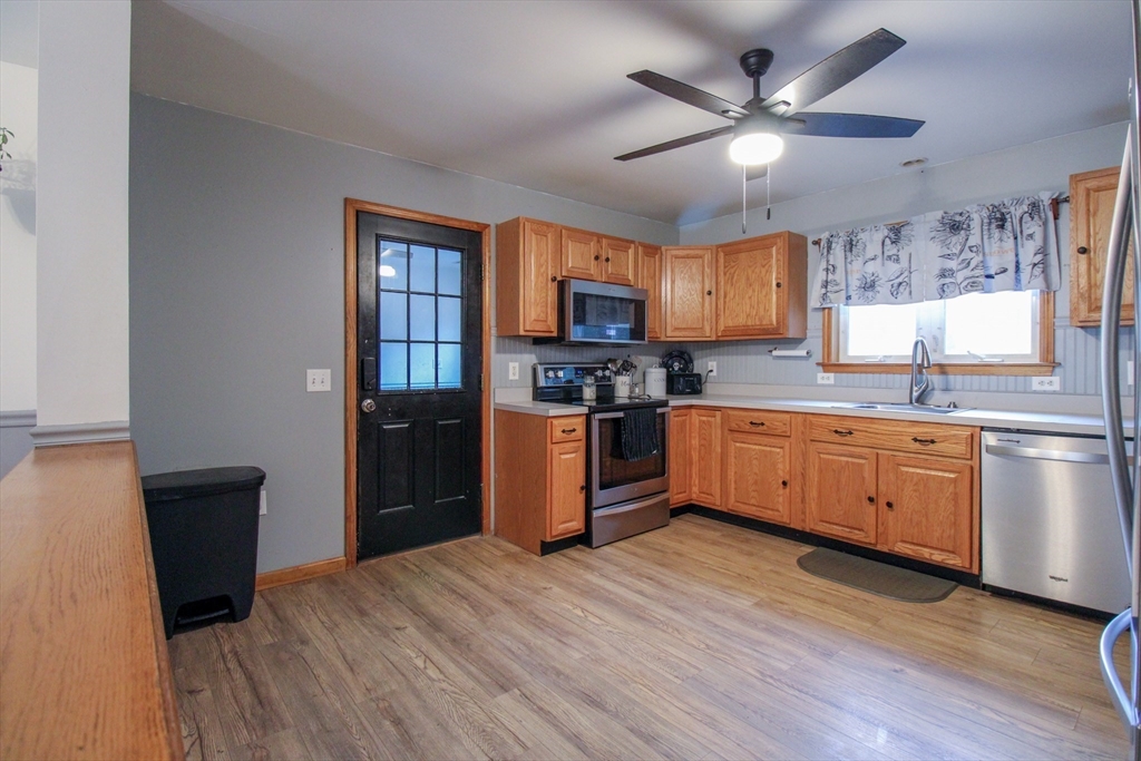 261 Greenwich Road Ware, MA 01082 - Photo 8 of 35