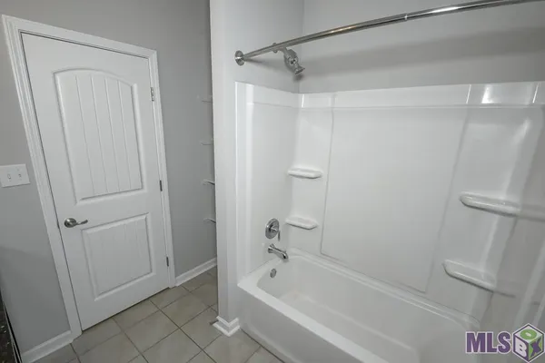 $265,000 | 14079 Oakwilde Drive, Denham Springs, LA 70706