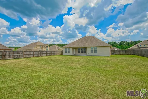 $265,000 | 14079 Oakwilde Drive, Denham Springs, LA 70706