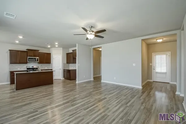 $265,000 | 14079 Oakwilde Drive, Denham Springs, LA 70706