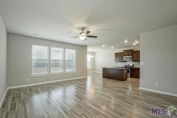 $265,000 | 14079 Oakwilde Drive, Denham Springs, LA 70706