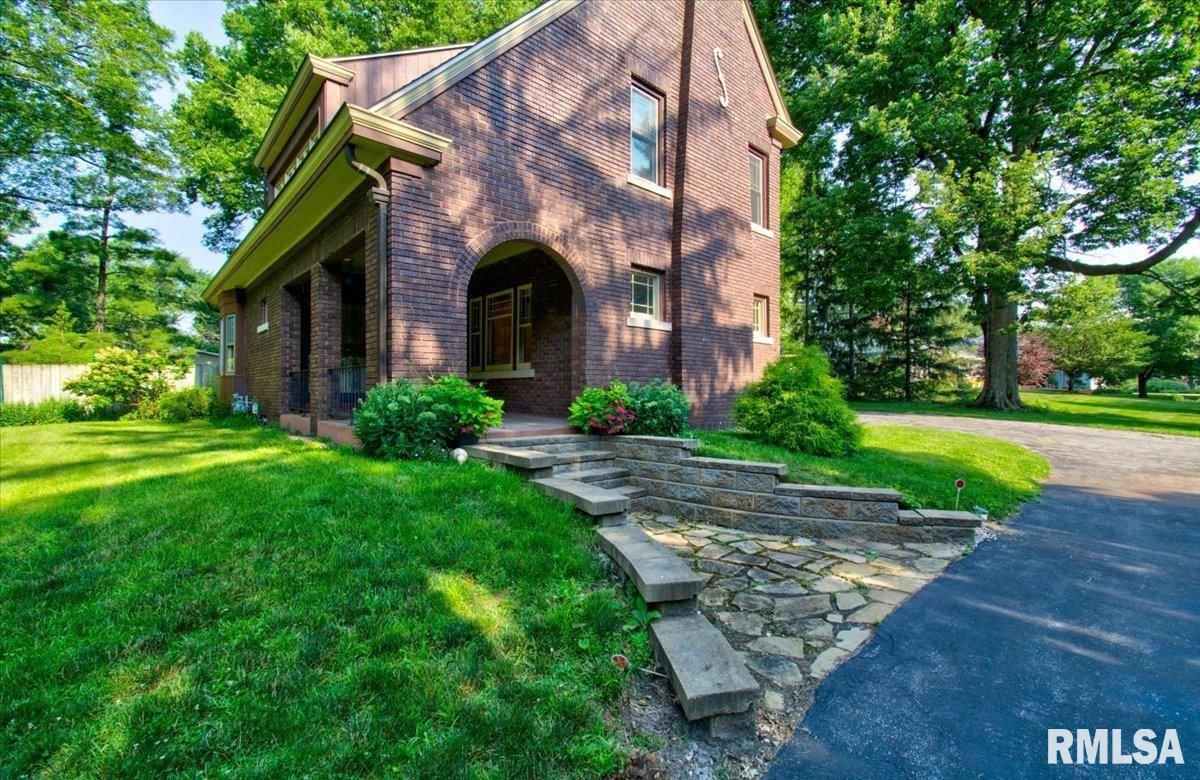 1137 Rantoul Street Springfield, IL 62704 - Photo 1 of 50
