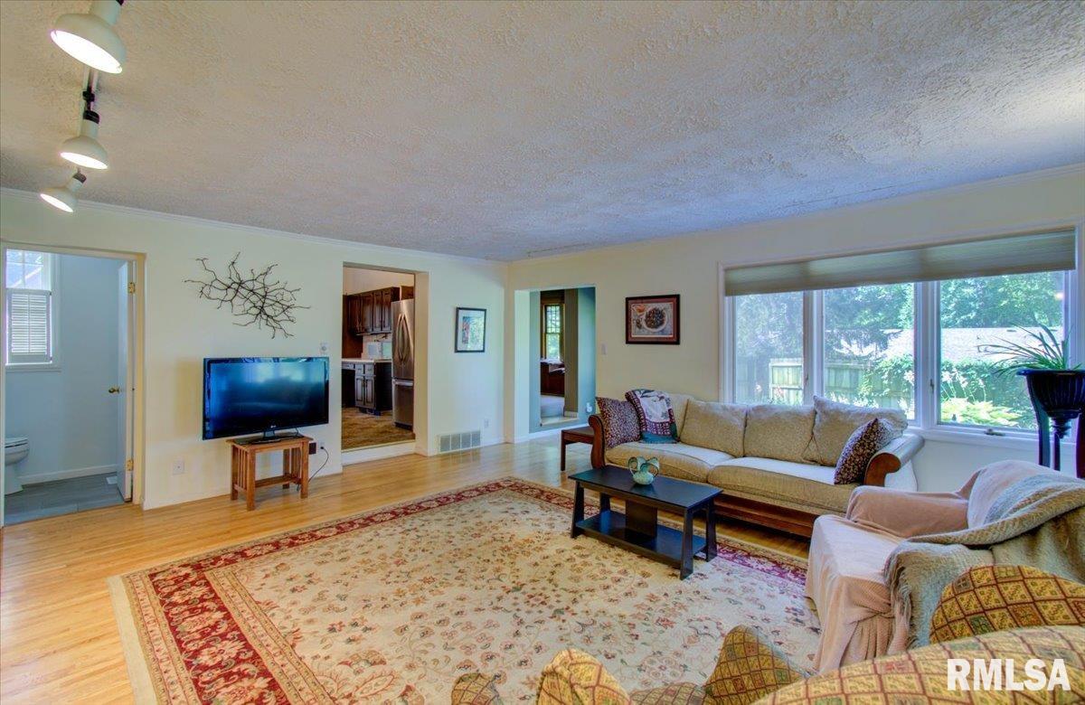 1137 Rantoul Street Springfield, IL 62704 - Photo 10 of 50