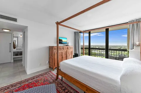 $350,000 | 2425 Presidential Way, Unit 1806, West Palm Beach, FL 33401