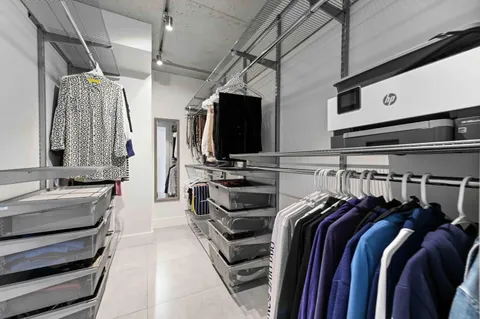 $350,000 | 2425 Presidential Way, Unit 1806, West Palm Beach, FL 33401