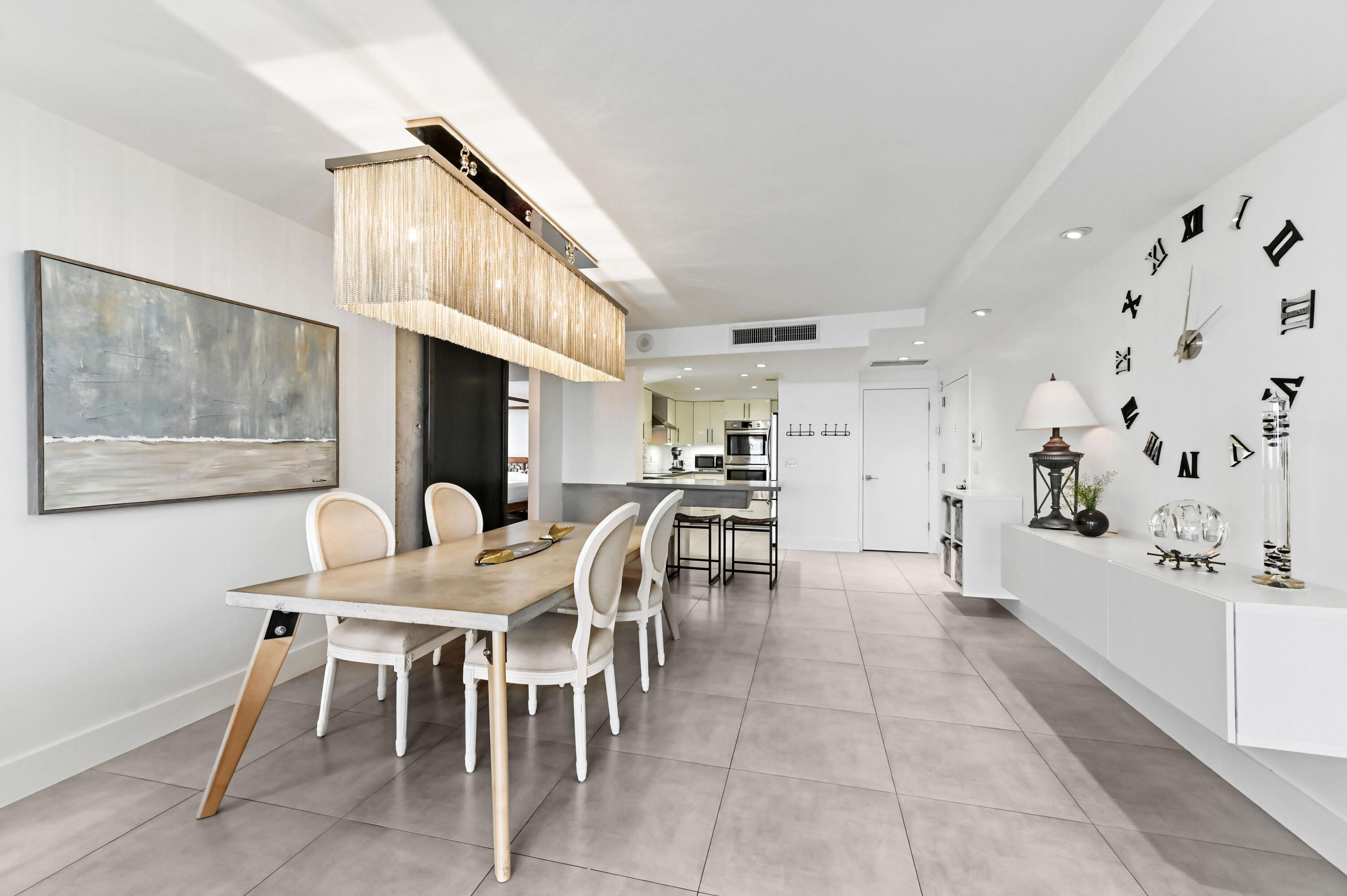 2425 Presidential Way, Unit 1806 West Palm Beach, FL 33401 - Photo 20 of 45 19 dining room 02