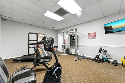 $350,000 | 2425 Presidential Way, Unit 1806, West Palm Beach, FL 33401