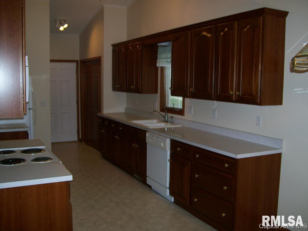 4400 Tulane Court Springfield, IL 62712 - Photo 5 of 12 Gallery Image 5